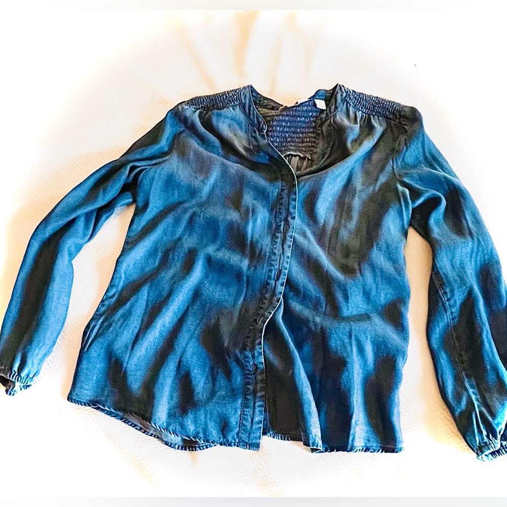 Size small Caffe’ Marrahkesh woman’s jean shirt